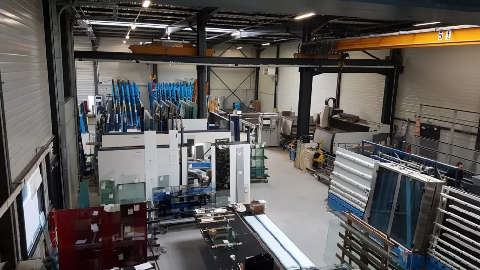 Réalisation aménagement intérieur miroiterie des plaines