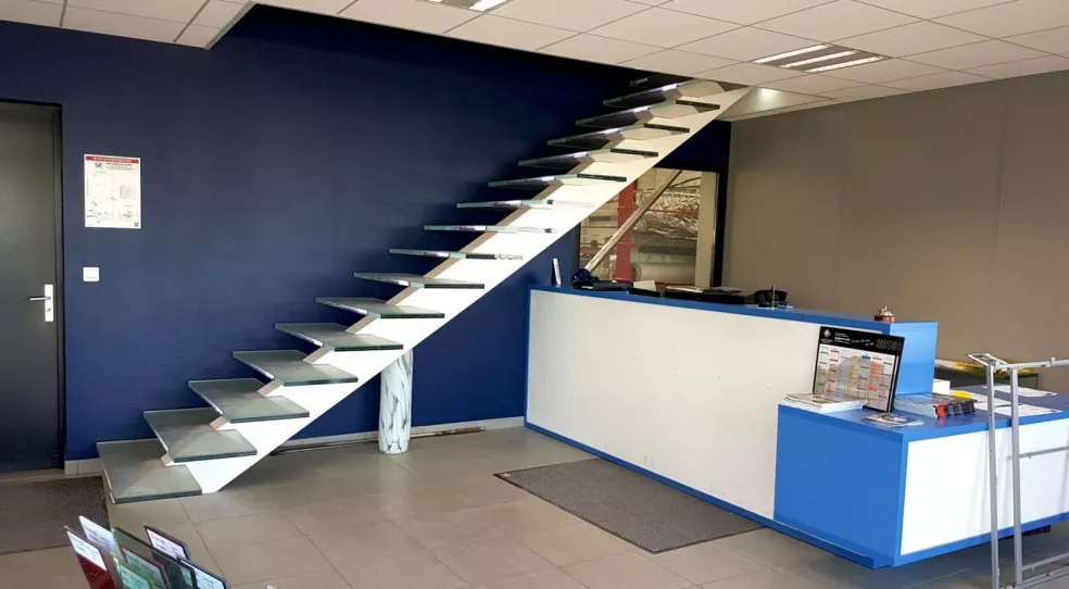Réalisation aménagement intérieur miroiterie des plaines
